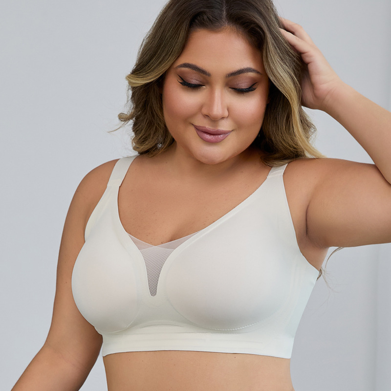 Plus Size Full Coverage Wireless Support Bra with Wide Adjustable Straps